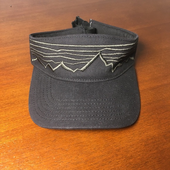 Patagonia Accessories - Patagonia women’s visor adjustable black
